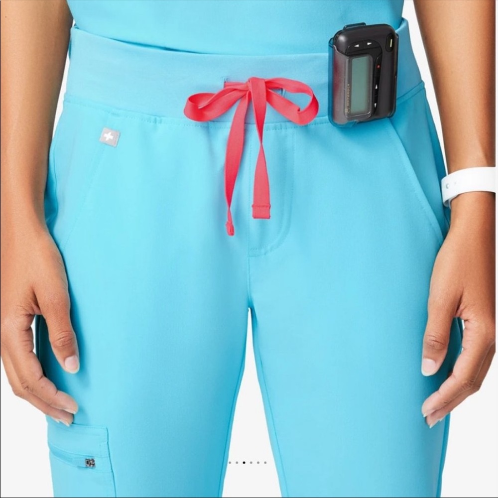 NWT FIGS Zamora Joggers Scrub Pants in Neon Blue - Picture 5 of 13